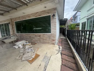 For sale 4 bedrooms house in Bang Khun Thian, Bangkok