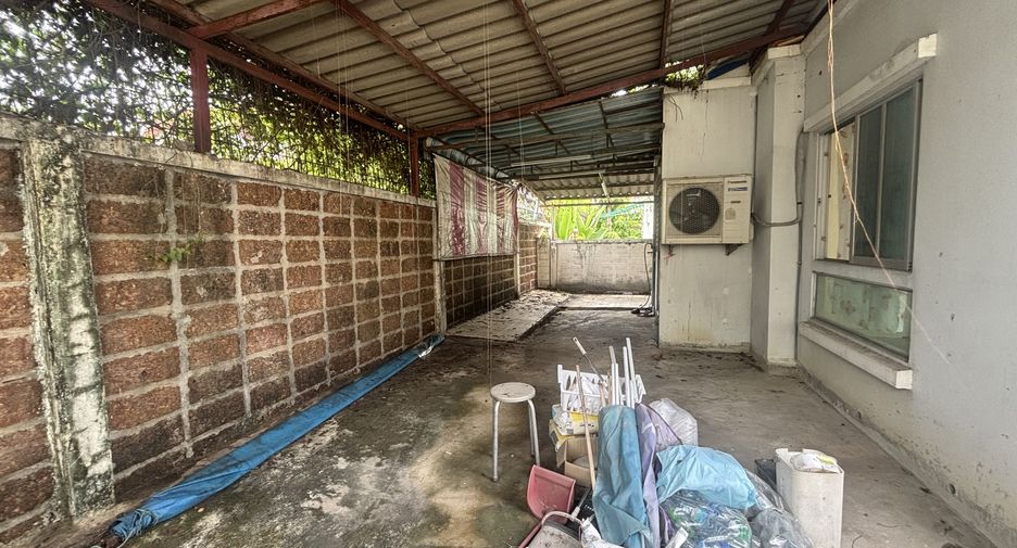 For sale 4 bedrooms house in Bang Khun Thian, Bangkok