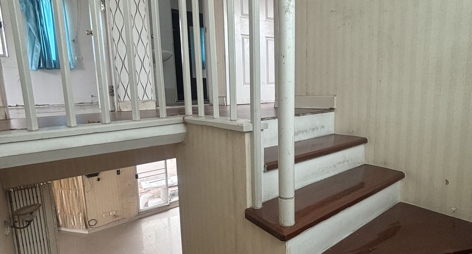 For sale 4 bedrooms house in Bang Khun Thian, Bangkok