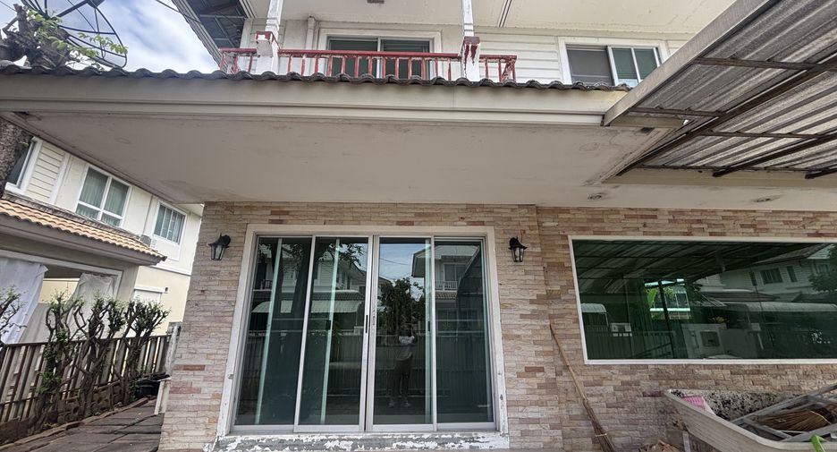 For sale 4 bedrooms house in Bang Khun Thian, Bangkok