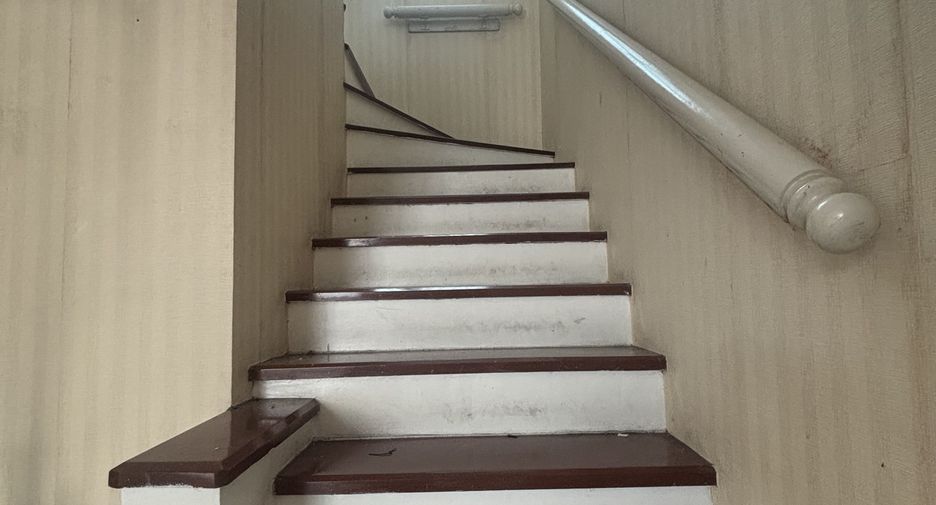 For sale 4 bedrooms house in Bang Khun Thian, Bangkok