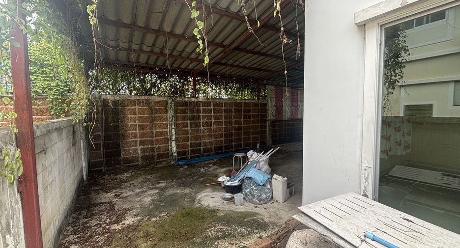 For sale 4 bedrooms house in Bang Khun Thian, Bangkok