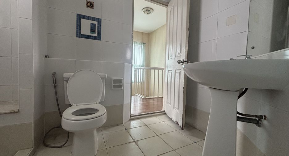 For sale 4 bedrooms house in Bang Khun Thian, Bangkok