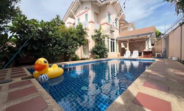 For rent 4 bedrooms villa in Bang Lamung, Chonburi