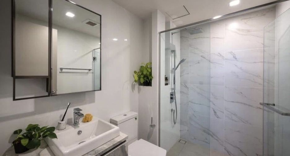 For sale and for rent 1 bed condo in Phra Khanong, Bangkok