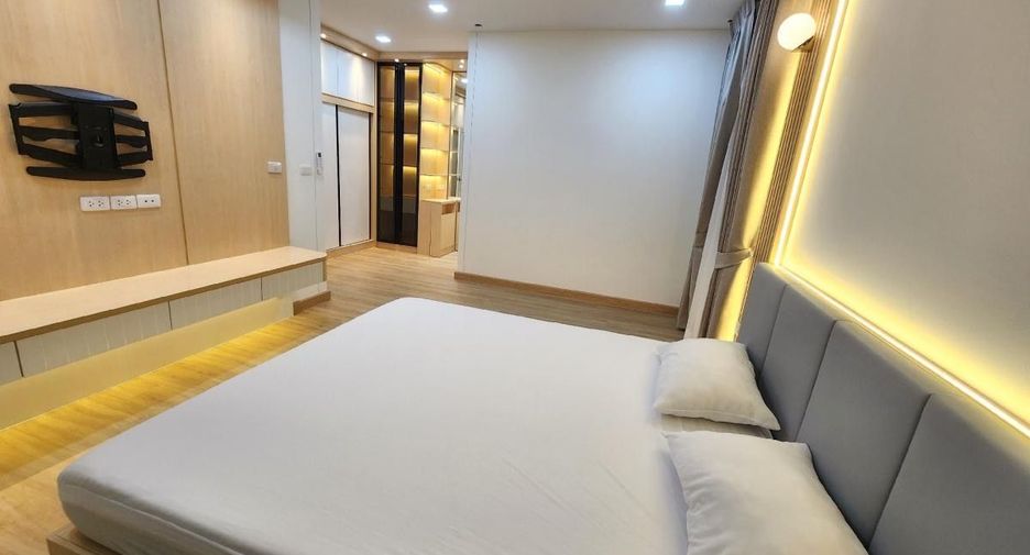 For rent 4 bedrooms house in Mueang Samut Prakan, Samut Prakan