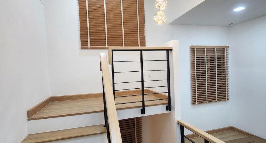 For rent 4 bedrooms house in Mueang Samut Prakan, Samut Prakan
