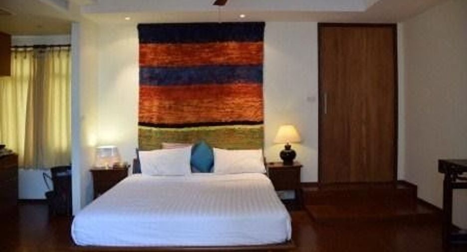 For rent 3 bedrooms condo in Khlong Toei, Bangkok