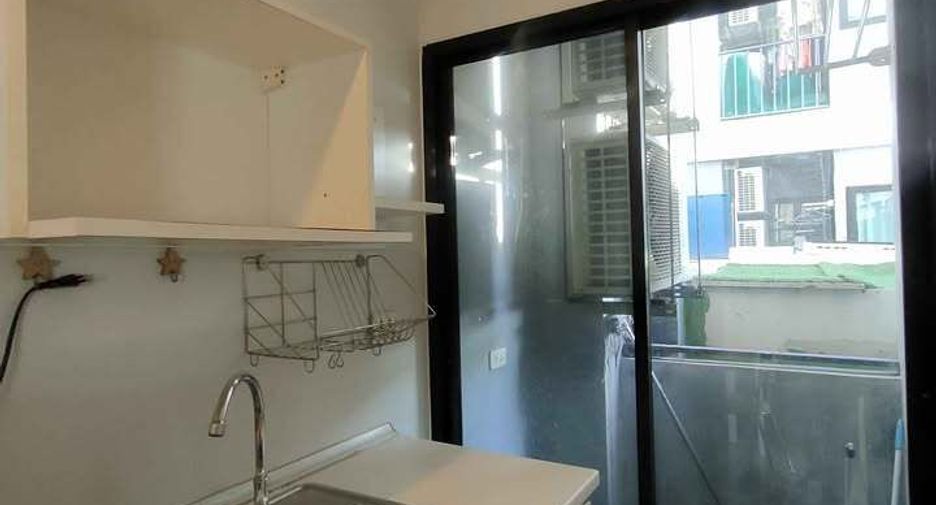 For sale 1 bed condo in Mueang Samut Prakan, Samut Prakan
