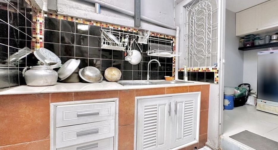 For sale 2 bedrooms townhouse in Wang Thonglang, Bangkok