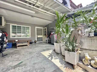Casa adosada en venta de 2 habitaciones en Wang Thonglang, Bangkok