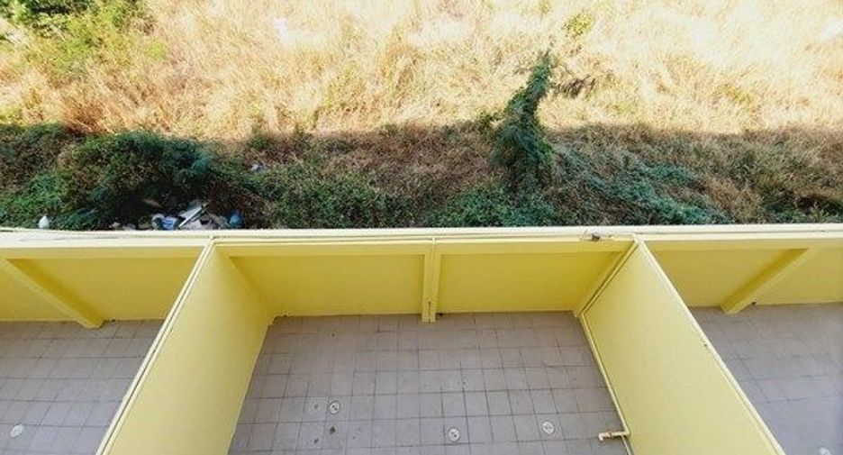 Casa adosada en venta de 3 habitaciones en Bang Lamung, Chonburi