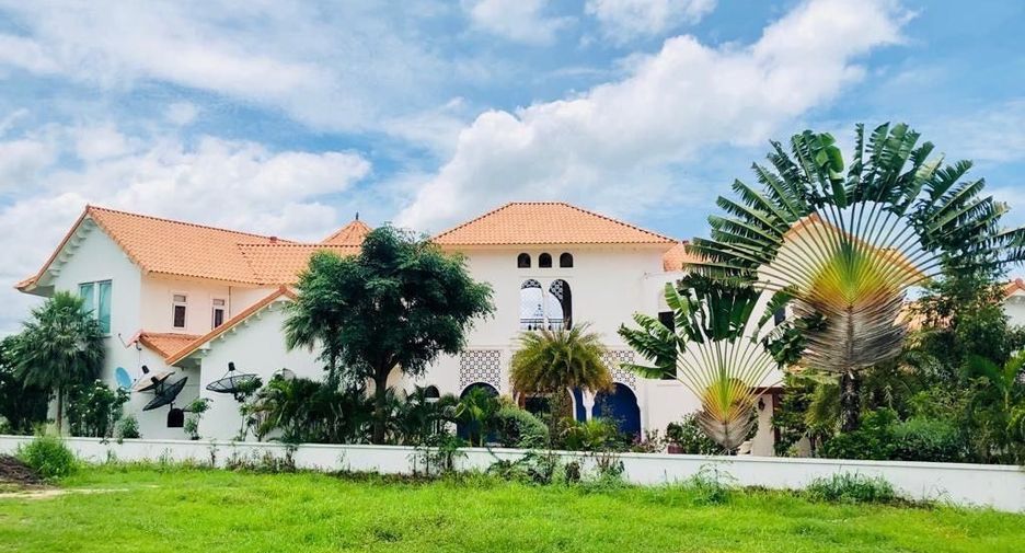 For sale 6 bedrooms villa in Cha Am, Phetchaburi