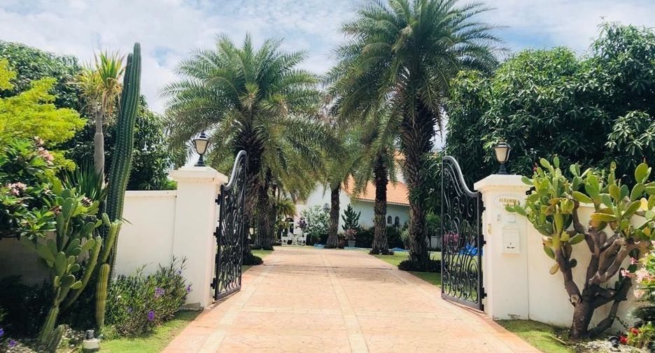 For sale 6 bedrooms villa in Cha Am, Phetchaburi