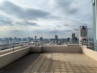 For sale 5 bedrooms condo in Bang Kho Laem, Bangkok