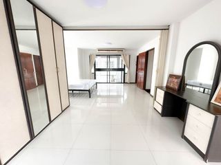For rent 3 bedrooms townhouse in Phra Khanong, Bangkok
