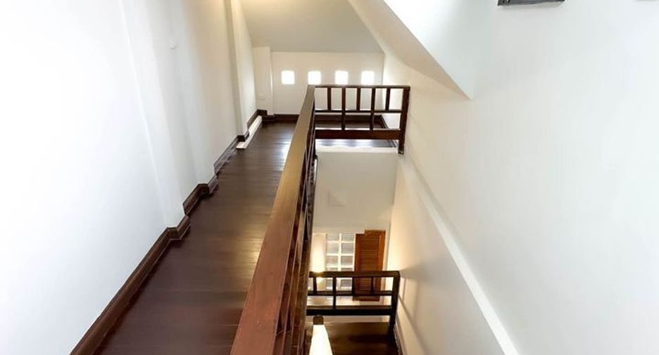 Reihenhaus zur Miete mit 3 Zimmer in Phra Khanong, Bangkok