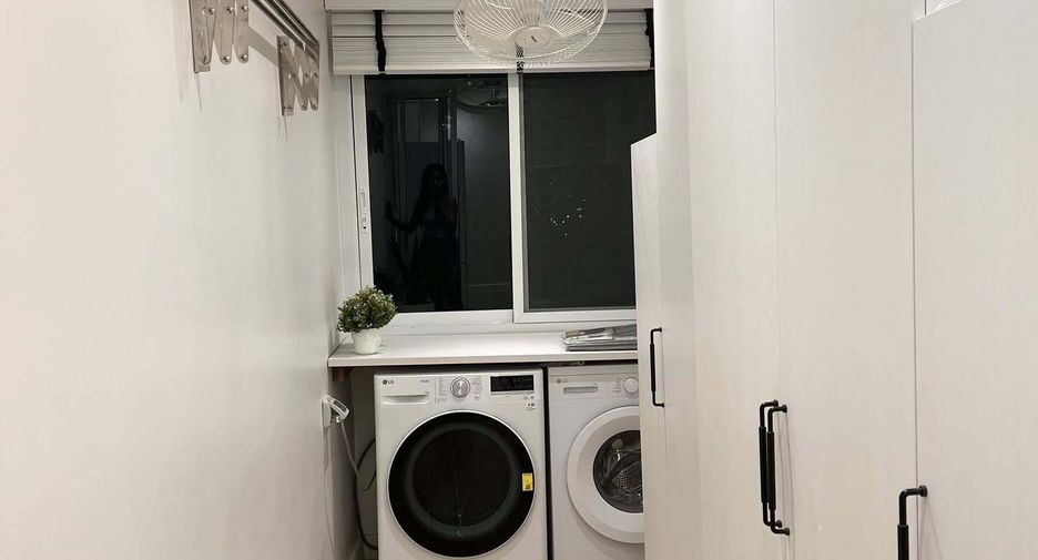 For sale 3 bedrooms condo in Yan Nawa, Bangkok