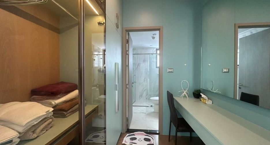 For rent 3 bedrooms condo in Watthana, Bangkok