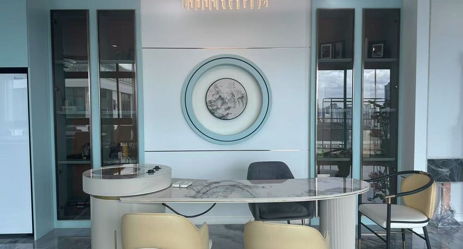 For rent 3 bedrooms condo in Watthana, Bangkok