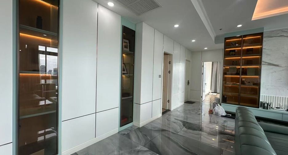 For rent 3 bedrooms condo in Watthana, Bangkok