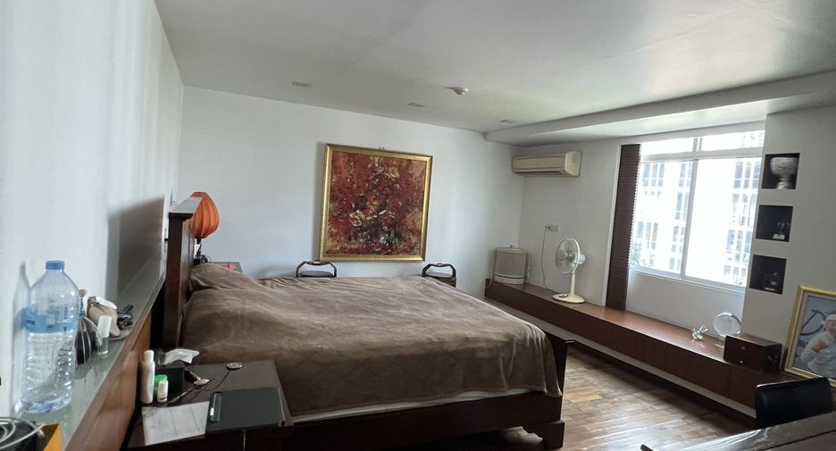 For sale 4 bedrooms condo in Sathon, Bangkok
