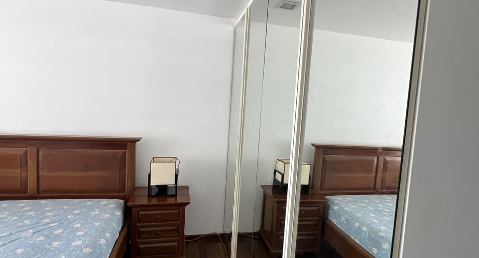 For sale 4 bedrooms condo in Sathon, Bangkok