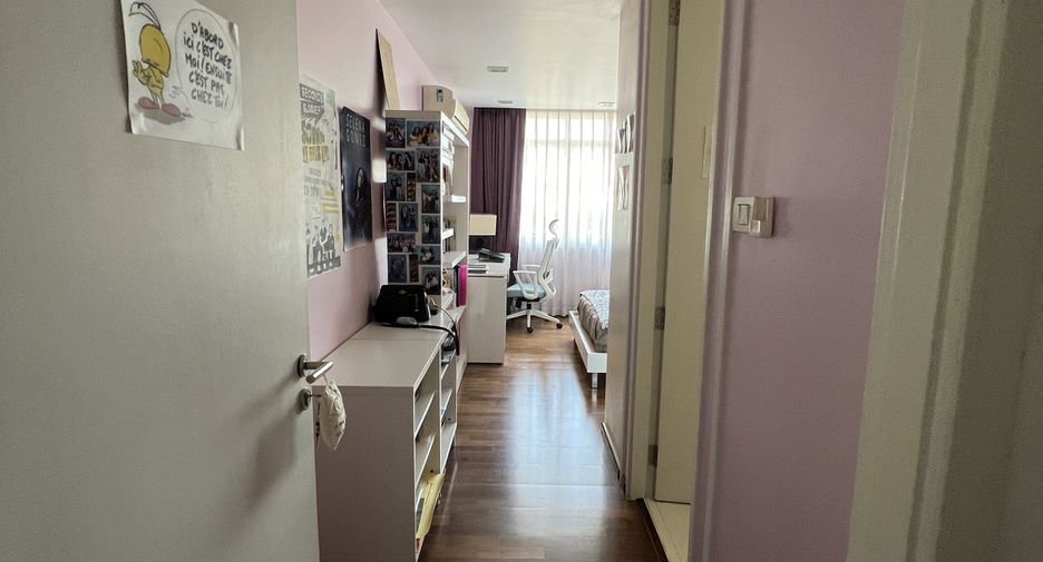 For sale 4 bedrooms condo in Sathon, Bangkok