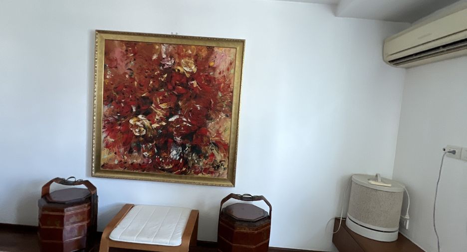 For sale 4 bedrooms condo in Sathon, Bangkok