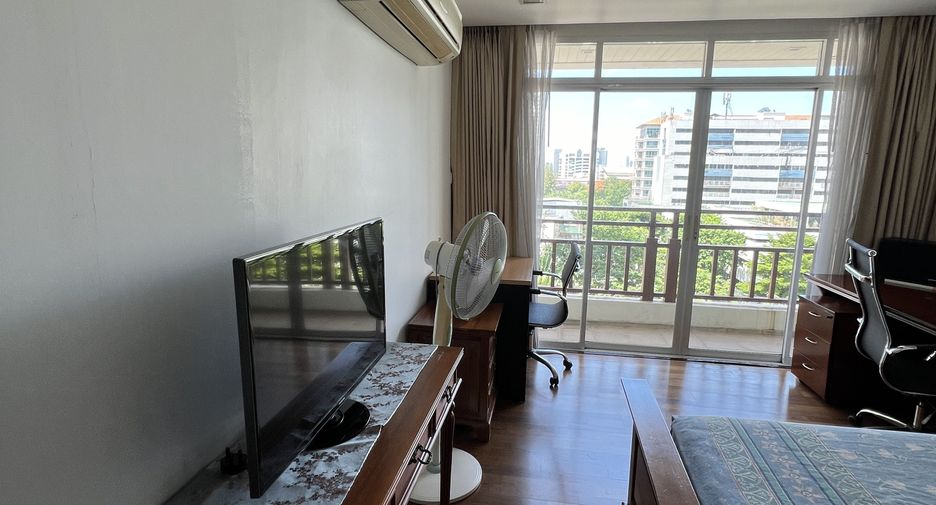 For sale 4 bedrooms condo in Sathon, Bangkok