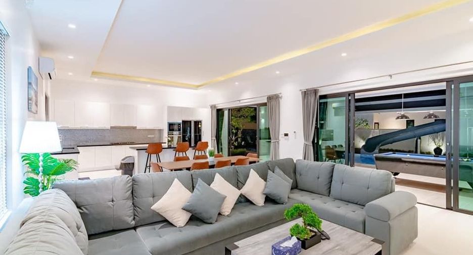 For sale 5 bedrooms villa in Cha Am, Phetchaburi
