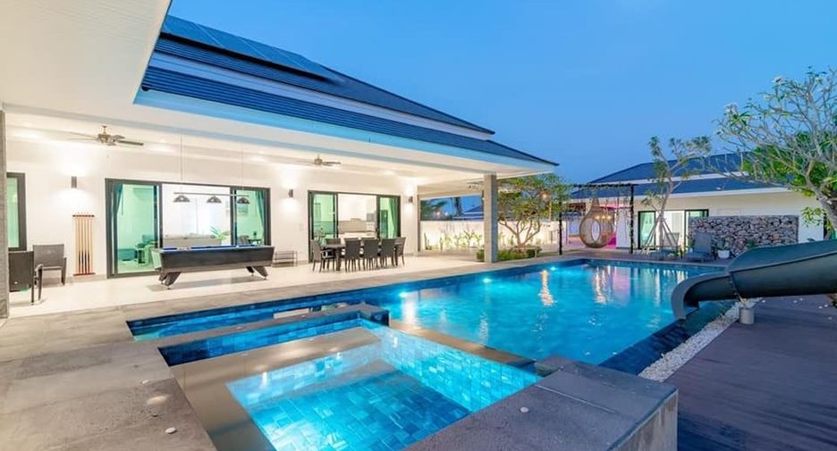For sale 5 bedrooms villa in Cha Am, Phetchaburi