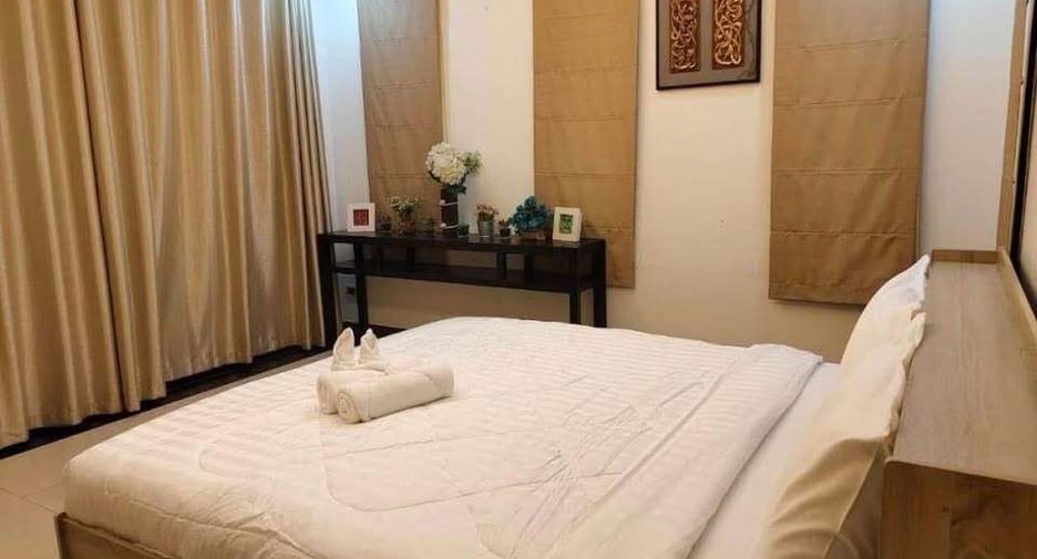 For rent 5 bedrooms villa in Bang Lamung, Chonburi