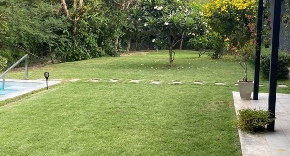 For sale 4 bedrooms house in Cha Am, Phetchaburi