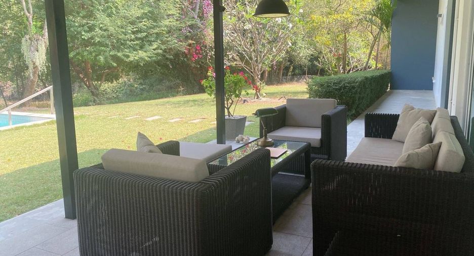 For sale 4 bedrooms house in Cha Am, Phetchaburi