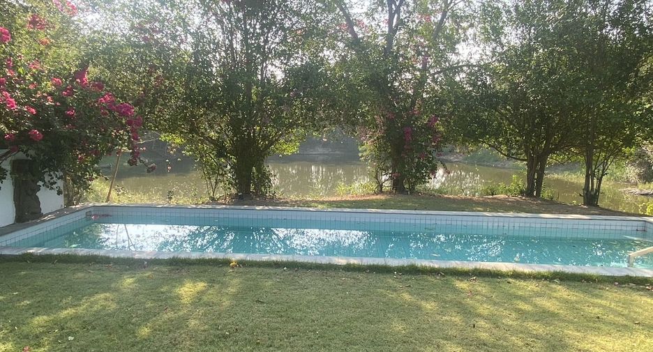 For sale 4 bedrooms house in Cha Am, Phetchaburi