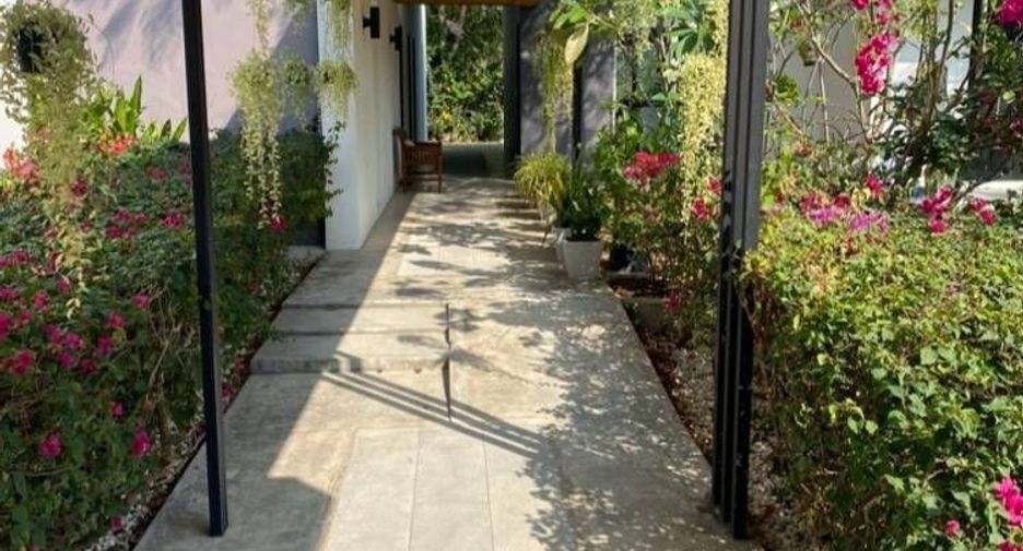 For sale 4 bedrooms house in Cha Am, Phetchaburi