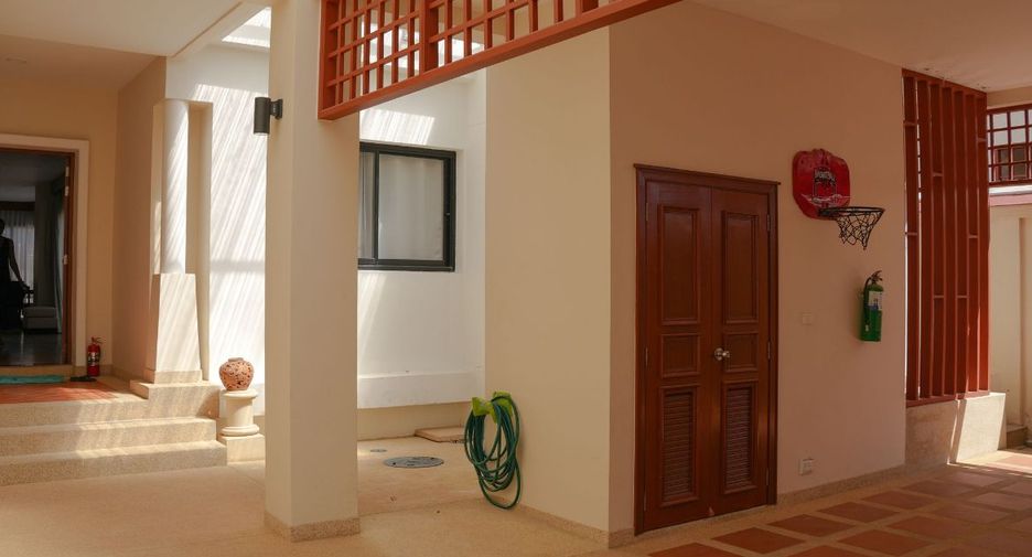 Villa en venta de 5 habitaciones en Thalang, Phuket