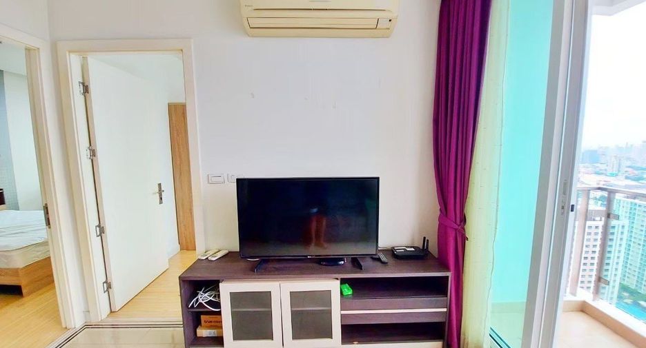 Condo en alquiler de 2 habitaciones en Huai Khwang, Bangkok