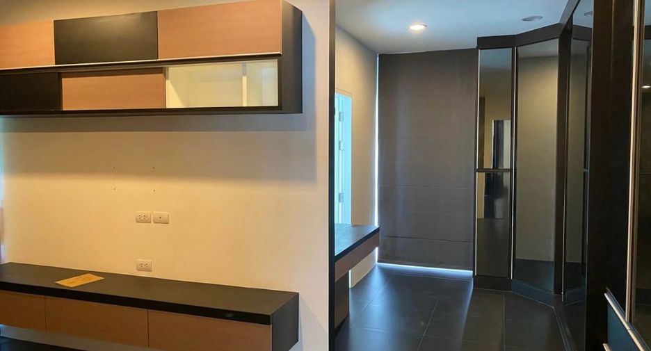 For sale 3 bedrooms house in Bang Na, Bangkok