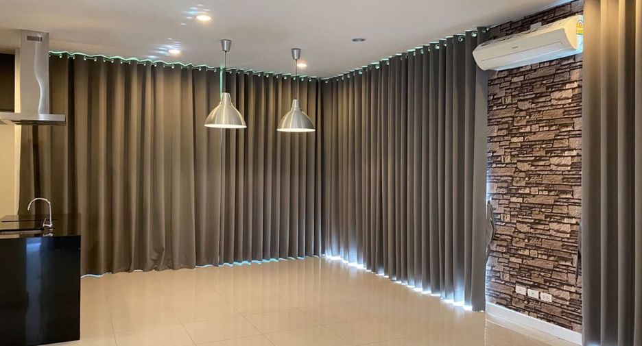 For sale 3 bedrooms house in Bang Na, Bangkok