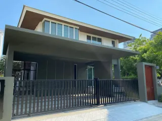 For sale 3 ベッドルーム house in Bang Na, Bangkok