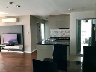 Продажа 2 спальни кондо в Хуаи Кхщанг, Бангкок