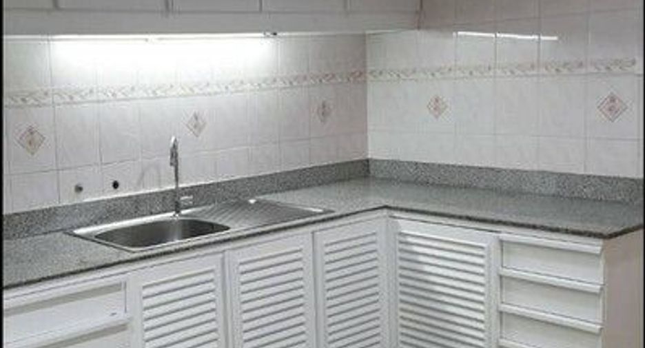 For rent 3 bedrooms condo in Watthana, Bangkok