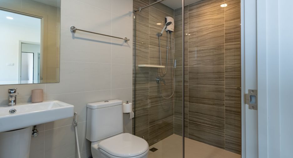 For rent 2 bedrooms condo in Mueang Samut Prakan, Samut Prakan