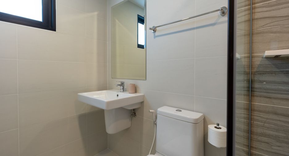 For rent 2 bedrooms condo in Mueang Samut Prakan, Samut Prakan
