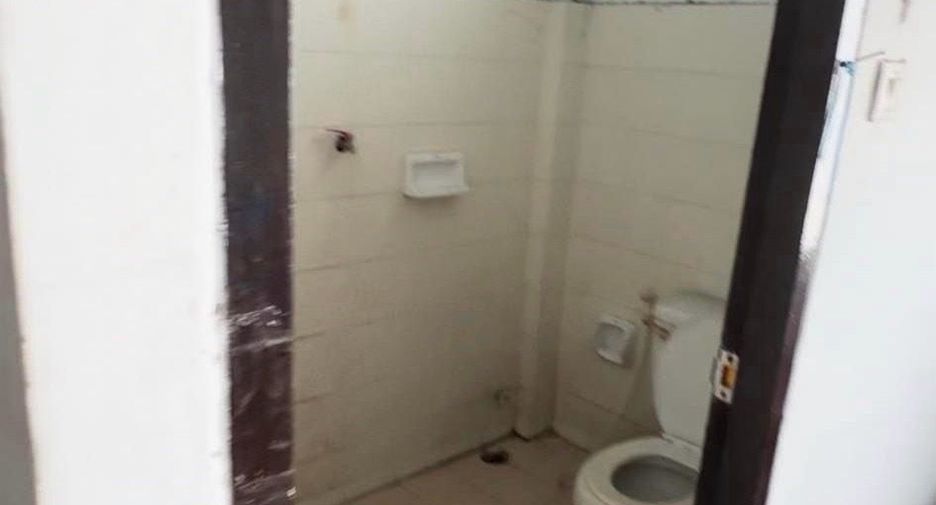 For sale 3 bedrooms retail Space in Bang Lamung, Chonburi