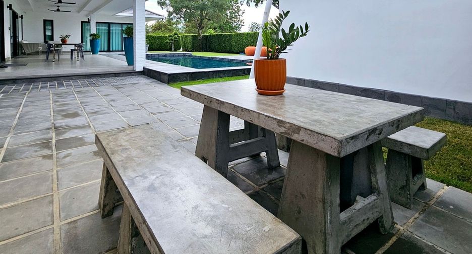 出售 和 出租 4 卧室 独立屋 在 Cha-Am, Phetchaburi