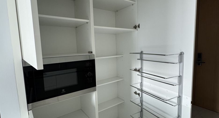 For sale 1 bed condo in Watthana, Bangkok