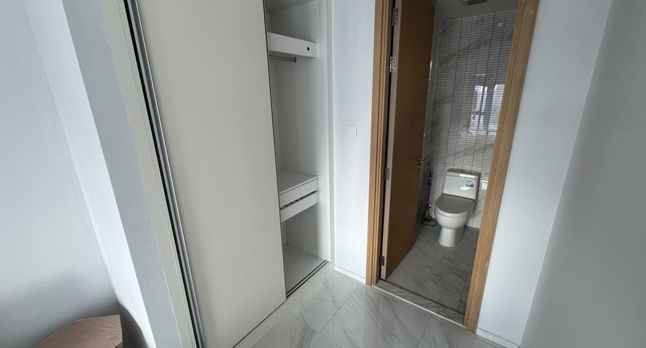 For sale 1 bed condo in Watthana, Bangkok